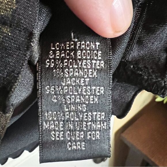 AGB Blouse - Very Flattering!  Great‎ Colors.  Size Large. Excellent Condition. - Picture 4 of 5